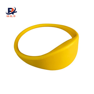 Giá rẻ nhất Món quà thời trang item Silicone Vòng đeo tay dây đeo cổ tay với Tùy chỉnh công ty tên thương hiệu - Product Image 1