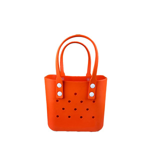 Sac fourre-tout grande capacité personnalisé pour <span class=keywords><strong>femme</strong></span>, tendance été, étanche, en EVA et silicone, style Bogg, couleur unie, perforé, pour la plage et le shopping en extérieur - Product Image 3