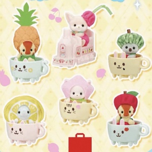 Vente en gros : Boîte mystère authentique <span class=keywords><strong>Sylvanian</strong></span> Families, mini-train et tasses à fruits, figurines mignonnes à collectionner, jouets de jeu d'imitation pour enfants - Product Image 3