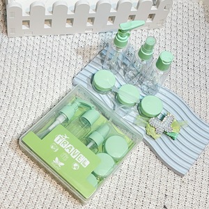 Juego de 8 Mini Botellas de Viaje para Cosméticos con <span class=keywords><strong>Tapas</strong></span> de Rosca de Plástico PET para Champú, Loción y Pelucas - Estilo Moderno de Alta Calidad - Product Image 3
