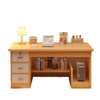 Bureau d'ordinateur moderne avec étagères de rangement spacieuses et structure robuste pour le bureau à domicile ou l'étude