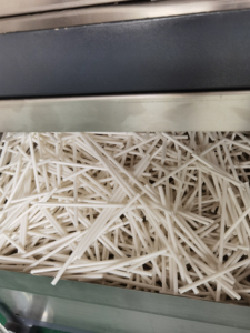 Ligne de production de films moulés pour la fabrication de noyaux/tubes en papier de soie, de bâtonnets de sucettes en papier et de pailles en papier - Product Image 3