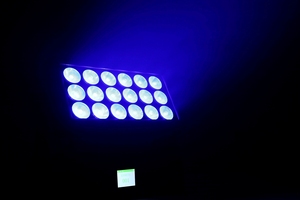 Projecteur mural extérieur <span class=keywords><strong>SGM</strong></span> P10 18x15W RGBW 4 en 1 LED City Color Light RDM 2.4G sans fil <span class=keywords><strong>SGM</strong></span> <span class=keywords><strong>P5</strong></span> IP65 - Product Image 4