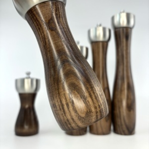 Manuel réglable 5/6/8/9. Ensemble de <span class=keywords><strong>moulin</strong></span> à <span class=keywords><strong>poivre</strong></span> et sel en bois de frêne noir de 5/11 pouces pour le broyage d'herbes - Product Image 2