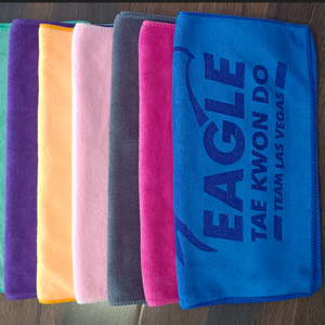 <span class=keywords><strong>Serviette</strong></span> d'équipe <span class=keywords><strong>de</strong></span> basket-ball <span class=keywords><strong>de</strong></span> football <span class=keywords><strong>de</strong></span> club <span class=keywords><strong>de</strong></span> sports <span class=keywords><strong>de</strong></span> gymnase <span class=keywords><strong>de</strong></span> 400gsm personnalisée <span class=keywords><strong>serviette</strong></span> <span class=keywords><strong>de</strong></span> rallye <span class=keywords><strong>serviette</strong></span> <span class=keywords><strong>de</strong></span> microfibre <span class=keywords><strong>de</strong></span> polyester d'impression par sublimation - Product Image 2