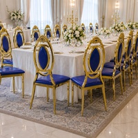 Chaises de banquet élégantes en métal doré avec dossier ovale et revêtement en cuir bleu pour hôtels, mariages, événements et location commerciale
