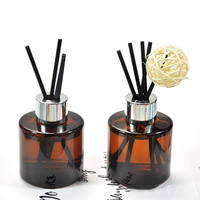 Flacon diffuseur de parfum en verre ambré transparent de haute qualité 50 ml avec pompe pulvérisatrice et sérigraphie, type de scellage personnalisé, logo sur mesure