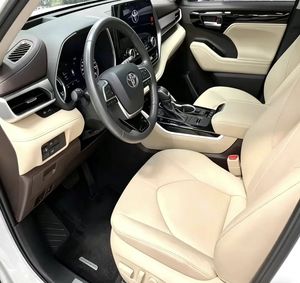 Voiture d'occasion Toyota Highlander 2.5L hybride AWD Knight Edition 2023 |   Blanc |   Toit ouvrant panoramique |   7 places - Product Image 6