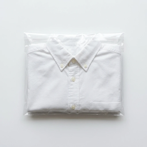 Sacs d'expédition en PE transparents avec logo personnalisé, pochettes en plastique imperméables pour courrier, enveloppes polyvalentes à fermeture autocollante pour l'expédition de vêtements e-commerce - Product Image 1