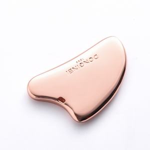 Herramienta de Masaje Gua Sha de Acero Inoxidable, Color Oro Rosa, de Lujo, para Rostro, Cuello y Cuerpo - Product Image 3