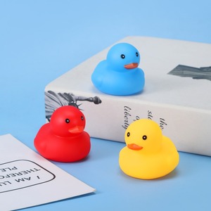 Juguete Flotante de Goma para Baño de Niños con Logotipo Personalizado, Pato Sonoro Antiestrés, Pato Promocional Personalizado, Regalo - Product Image 3