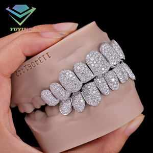 Diseño personalizado de diamantes de moissanita VVS, chapado en oro de 18k, con incrustaciones de diamantes, material de plata 925, grillz para dientes. - Product Image 1