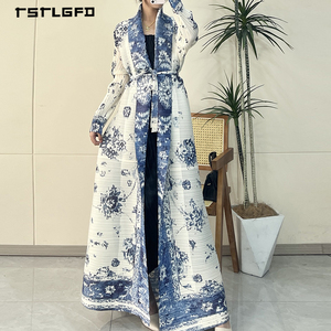 Robe longue kimono orientale de luxe pour femme, plissée, à devant ouvert, imprimé floral bleu chinoiserie, avec ceinture à nouer, manches longues, style modeste - Product Image 1