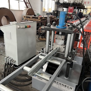 Rail <span class=keywords><strong>de</strong></span> guidage latéral <span class=keywords><strong>de</strong></span> porte <span class=keywords><strong>de</strong></span> volet roulant en acier galvanisé <span class=keywords><strong>de</strong></span> 1.3-1.5mm faisant la machine <span class=keywords><strong>de</strong></span> formage <span class=keywords><strong>de</strong></span> rouleaux - Product Image 4
