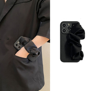 Bufanda de seda de lujo de primera calidad para iPhone 14 pro Max funda rígida de silicona con cordón diagonal para <span class=keywords><strong>Huawei</strong></span> - Product Image 2