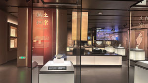 Présentoirs de musée de luxe Comptoirs personnalisés Présentoir de reliques culturelles haut de gamme Fabricant de meubles Étanche avec éclairage LED - Product Image 3