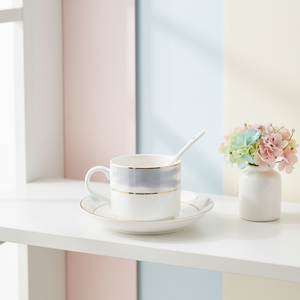 Juego de Taza y Platillo de Porcelana Fina con Borde Dorado Estilo Oxford, con Cuchara, Ecológico, Clásico Europeo, para Uso en Hoteles - Product Image 4