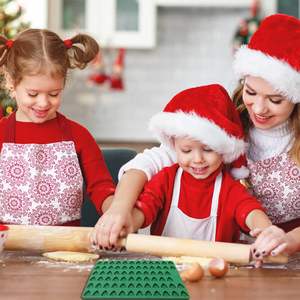 Moule en silicone <span class=keywords><strong>Konbo</strong></span> Green 140 cavités antiadhésif en forme de mini sapin de Noël, écologique, compatible lave-vaisselle, pour chocolat, fondant, bonbons, biscuits - Product Image 3