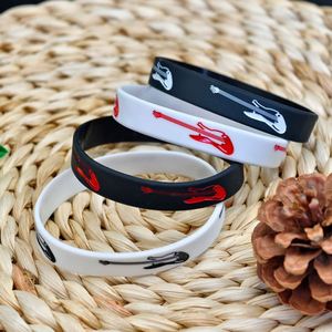 สายรัดข้อมือซิลิโคนสำหรับคอนเสิร์ต สายรัดข้อมือรูปกีตาร์ สำหรับการแข่งขันดนตรี งานดนตรี คอนเสิร์ต สายรัดข้อมือยาง ของขวัญสำหรับเพื่อน แฟนคลับ งานปาร์ตี้ วันหยุด - Product Image 2