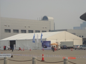 Tentes personnalisées pour 200, 300 ou 500 personnes pour événements, mariages, fêtes ou salons professionnels, chapiteau blanc avec <span class=keywords><strong>structure</strong></span> en aluminium robuste - Product Image 4