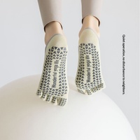 Chaussettes de yoga à cinq doigts pour femmes, antidérapantes, professionnelles, pour sols intérieurs, danse et Pilates
