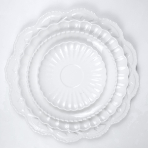 Vajilla Blanca con Diseño Nórdico en Relieve y Borde Floral para Bodas, Hogar, Restaurantes y Fiestas, Venta al Por Mayor - Product Image 1