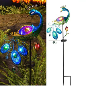 Lampe solaire de jardin en forme de paon, LED colorée, décorative, pour extérieur, résistante à l'eau - Product Image 1