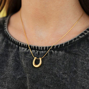 Оптовая продажа модных украшений HOVANCI: индивидуальные кулоны-цепочки из нержавеющей стали 304/316L с цирконом, водонепроницаемые, в форме креста и сердца, для свитеров - Product Image 6