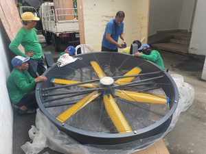 Ventilateurs de gymnase géants IE5 de 1,5 m, ventilation HLVS efficace, amélioration de la qualité de l'air intérieur et extérieur, autoportants, pour usines de fabrication - Product Image 5