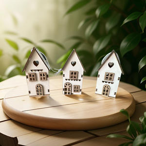 Décoration de Noël personnalisée en bois écologique petits ornements créatifs en forme de maison cadeaux suspendus - Product Image 4