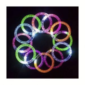 Bracelet LED à détection de mouvement - Bracelet lumineux personnalisé pour les festivals, événements et célébrations - Product Image 1