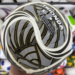 ลูกฟุตบอลฝึกซ้อมทีมขนาดมาตรฐานเบอร์ 5 ความหนาแน่นของอากาศสูง ทนทาน เหมาะสำหรับสโมสรกีฬามืออาชีพ - Product Image 4