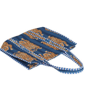 กระเป๋าถือสะพายไหล่ขนาดใหญ่สำหรับขายส่ง กระเป๋าช้อปปิ้งใช้ได้ทุกวัน ลายเสือแบบเย็บติดกัน สำหรับใช้ในชีวิตประจำวัน - Product Image 4