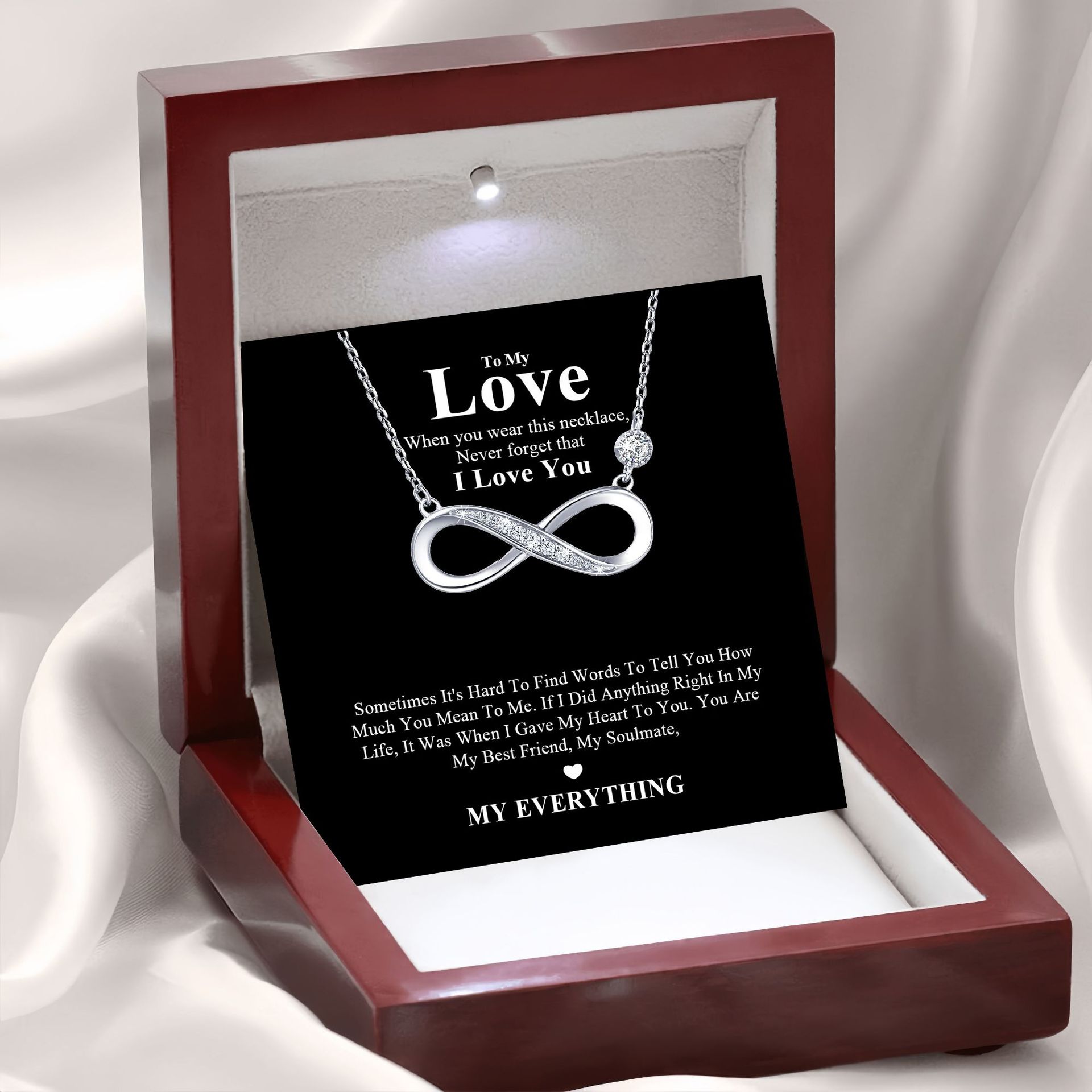8-character necklace with lamp-wooden gift card