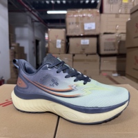 Chaussures de course unisexes en mesh dégradé respirantes à lacets avec amorti épais, baskets d'entraînement athlétiques avec semelle extérieure en caoutchouc et semelle intermédiaire en EVA pour la route
