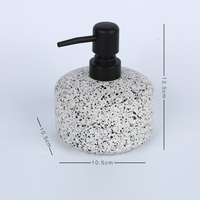 Décoration de luxe Accessoires pour la maison Ensemble de 5 pièces de salle de bain en résine imitation terrazzo moderne avec base