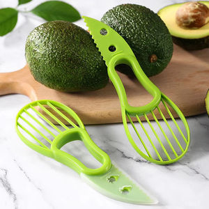 Outil à découper l'avocat 2-en-1 - Coupe-fruits et dénoyauteur en acier inoxydable avec éplucheur pour la cuisine, gadget pour une découpe rapide de guacamole - Product Image 3
