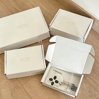 Boîtes d'expédition noires écologiques biodégradables recyclables réutilisables avec logo personnalisé imprimé, enveloppes en carton ondulé avec doublure en mousse