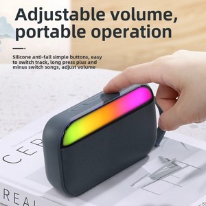 Xách tay RGB LED mini ngoài trời thiết kế Điện thoại di động truy cập FM Radio Hỗ trợ Bluetooth Loa - Product Image 5