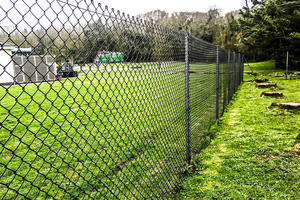 <span class=keywords><strong>Rouleau</strong></span> de treillis métallique galvanisé revêtu de PVC pour clôture de jardin avec fil barbelé et fil de rasoir, service de modélisation 3D inclus - Product Image 6