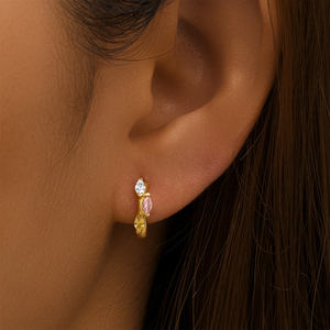 ต่างหูห่วงรูปหัวใจประดับเพชรซิคอนสองแถว ROXI Minimalist เงินแท้ 925 - Product Image 3
