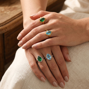 Cincin Pola Palu Batu Permata Biru dan Hijau Gaya Eropa dan Amerika Dingran, Lapisan Baja Anti Karat Berlapis Emas 18K - Product Image 3