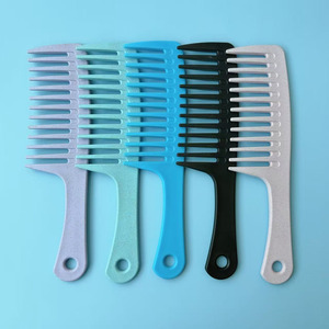 Peigne classique à dents larges résistant à la chaleur avec des dents en nylon pour démêler les cheveux bouclés, utilisation en <span class=keywords><strong>salon</strong></span>, poignée en plastique confortable - Product Image 2