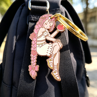 Porte-clés en métal plaqué or à bon prix, porte-clés fantaisie personnalisé pour fille, porte-clés en émail dur pour cadeaux et décoration