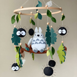 Móvil de Fieltro con Forma de <span class=keywords><strong>Chinchilla</strong></span> de Hayao Miyazaki, Móvil para Cuna de Bebé, Móvil Musical Hecho a Mano para Bebé - Product Image 1