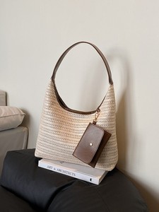 Sac fourre-tout tendance 2026 en cuir PU tressé vintage, antivol, avec bandoulière amovible, capacité jusqu'à 1L, pour le bureau et les trajets quotidiens, pour femme - Product Image 3
