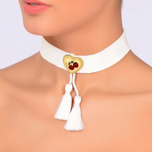 สร้อยคอแฟชั่นสีขาวพร้อมจี้รูปหัวใจสีทองประดับพู่ห้อย - Product Image 2