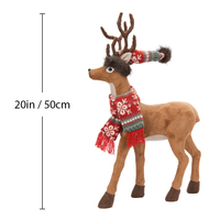 Décoration de cerf en peluche marron de 20 pouces avec écharpe d'hiver Fair Isle et détails d'antlers, accent rustique de Noël pour cheminées, étagères et magasins