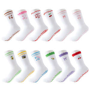 ถุงเท้าโยคะ พิลาทิส ผ้าฝ้าย ปักลาย สำหรับผู้หญิง ออกกำลังกาย วิ่ง  แบบครึ่งน่อง ขายส่ง - Product Image 1