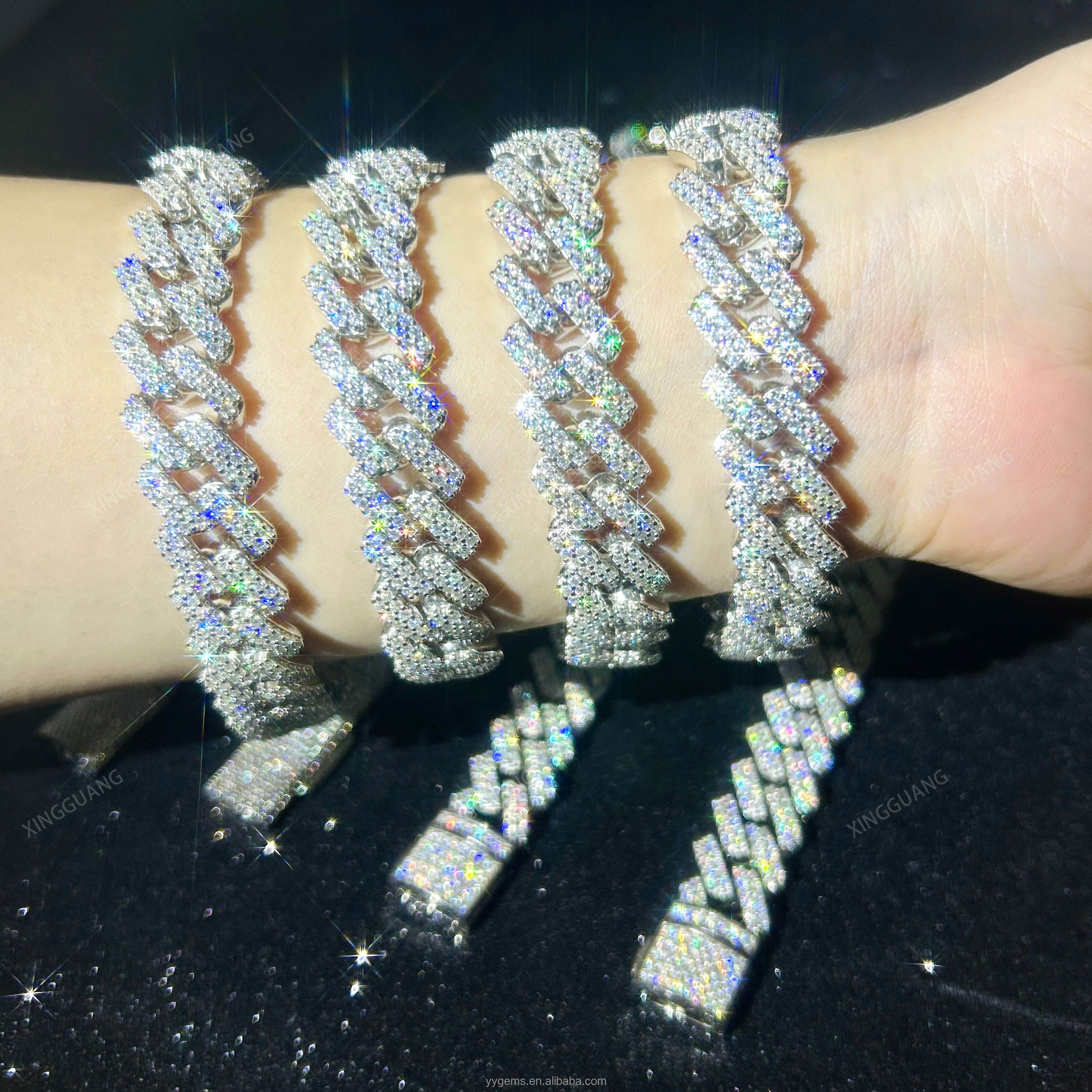 สร้อยข้อมือคิวบา 2 แถว หนา 13 มม. สีขาว